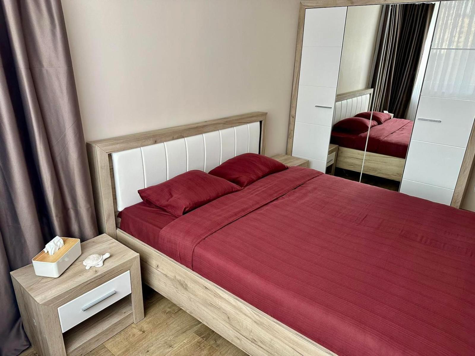 Center Elegant Living Апартамент
